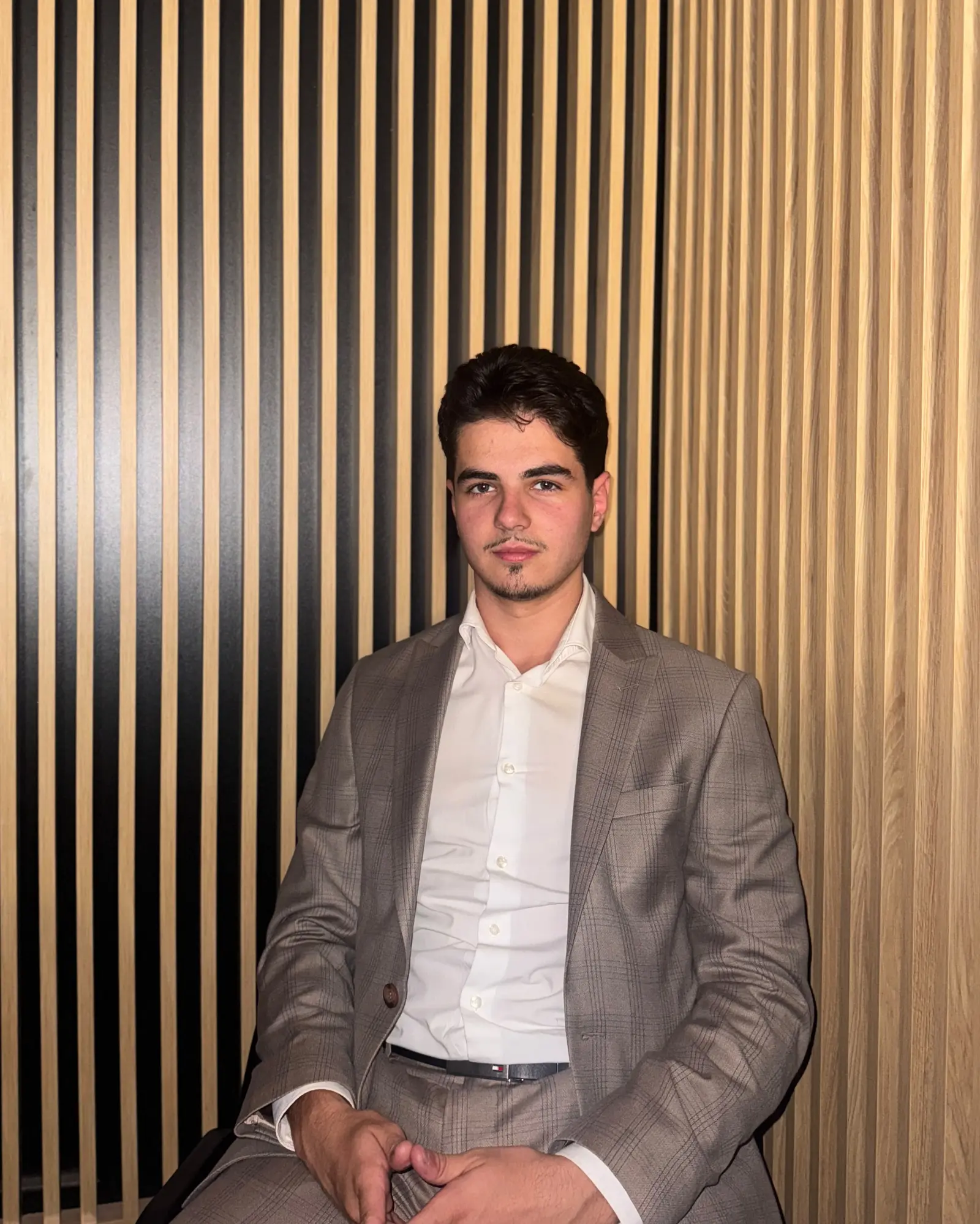 Vlad Nedelcu, agent imobiliar