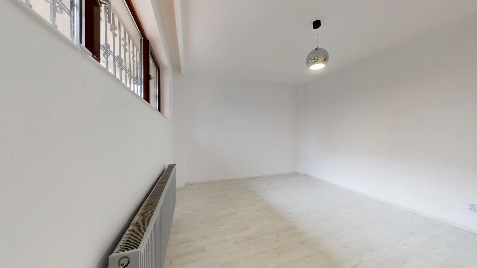 Două camere pe Drumul Bacriului — imaginea 2