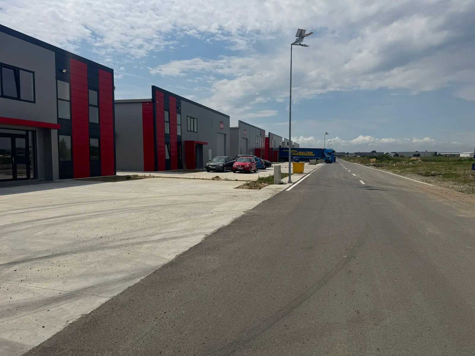 Hală și birouri în parc industrial, Rudeni — imaginea 2