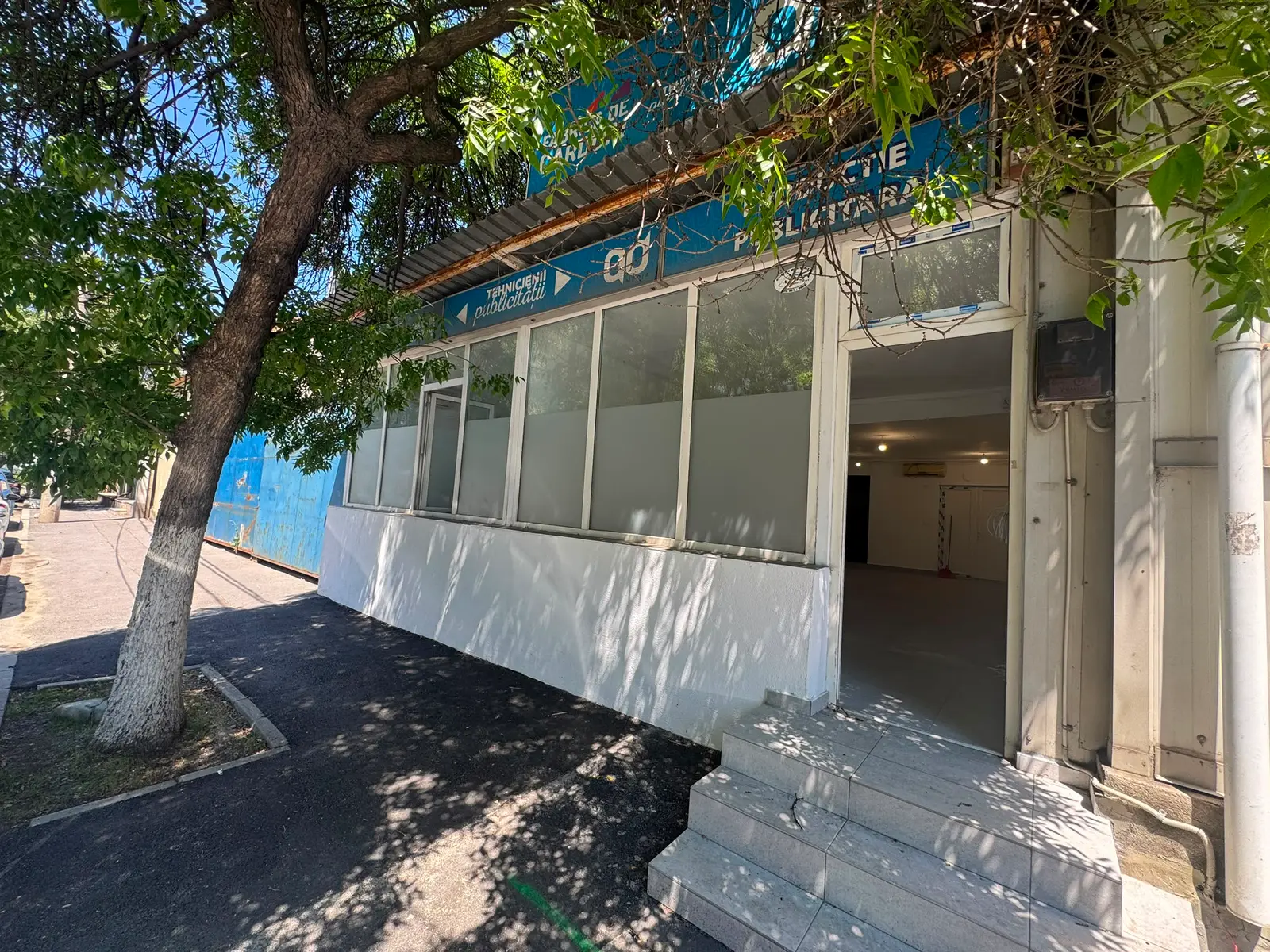 Spațiu comercial stradal, Calea Văcărești