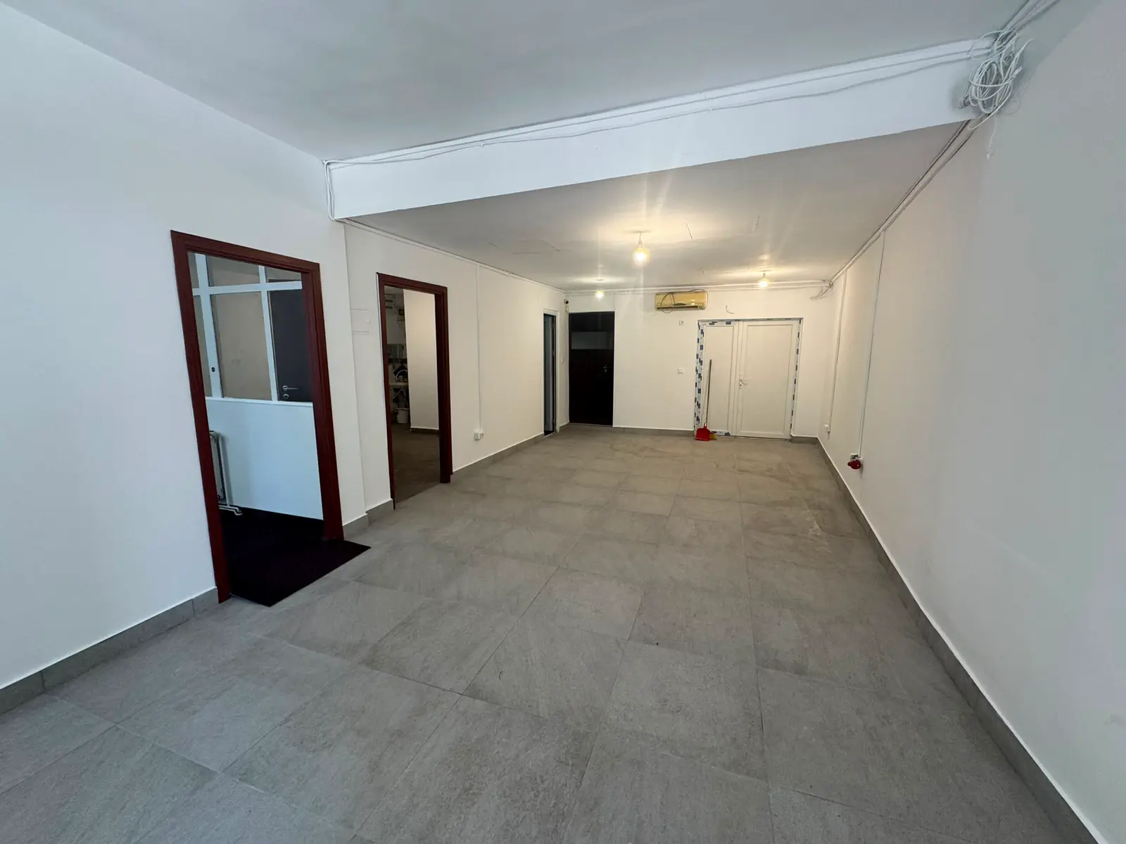 Spațiu comercial stradal, Calea Văcărești — imaginea 2