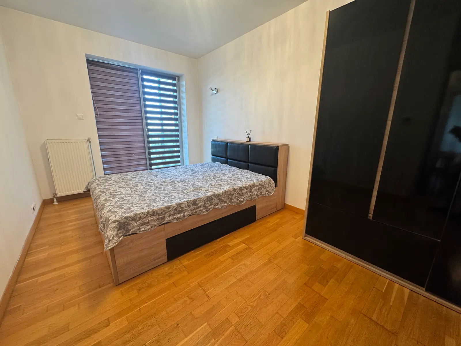 Trei camere în Asmita Gardens — imaginea 2
