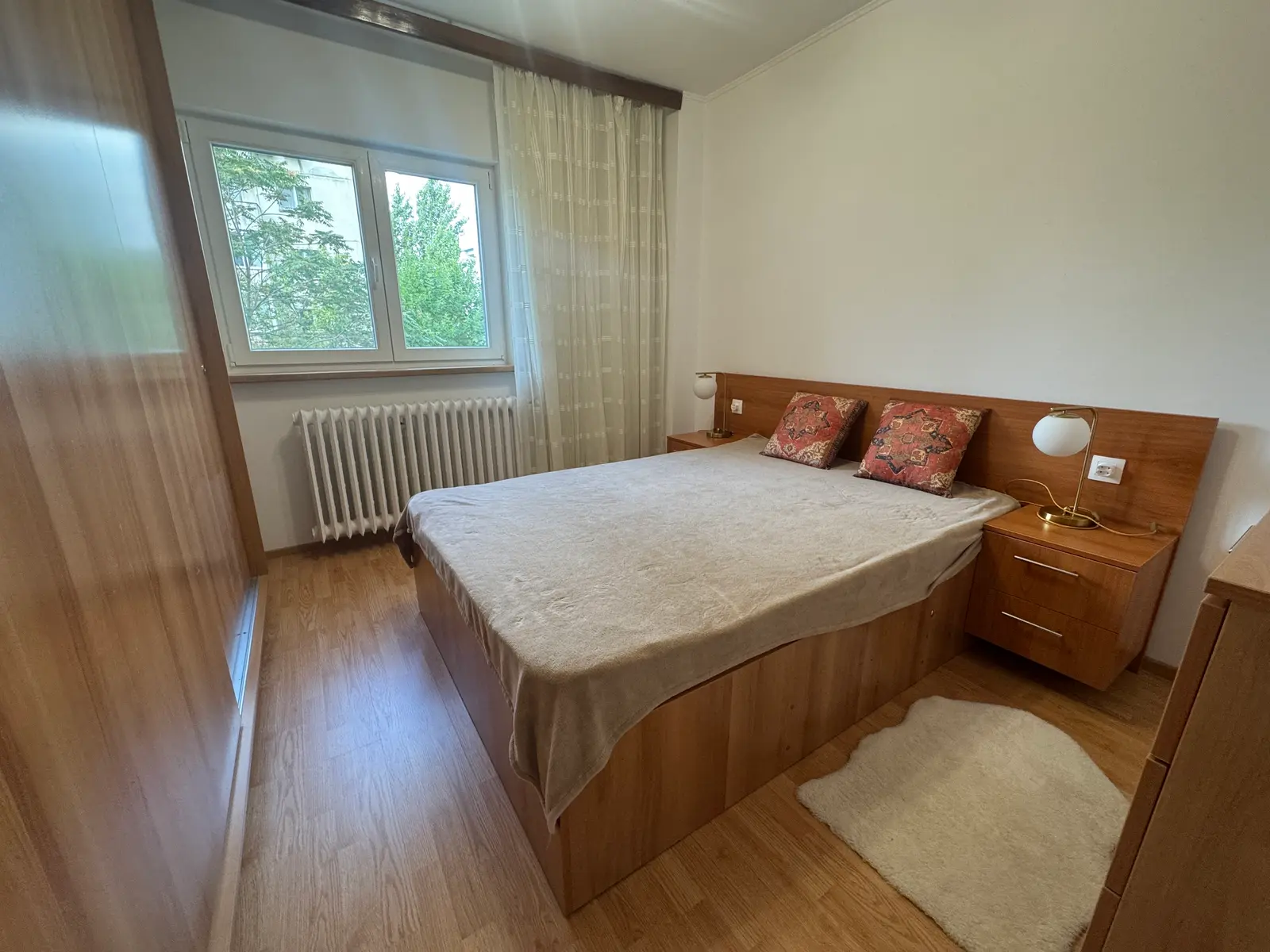 Două camere pe 13 Septembrie