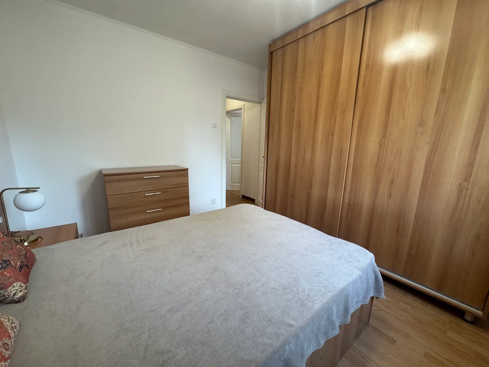 Două camere pe 13 Septembrie — imaginea 2